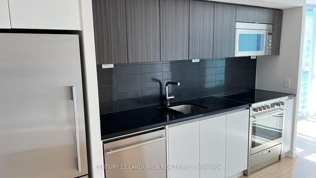 2708 - 75 Queens Wharf Rd, Condo with 1 bedrooms, 1 bathrooms and 0 parking in Toronto ON | Image 5