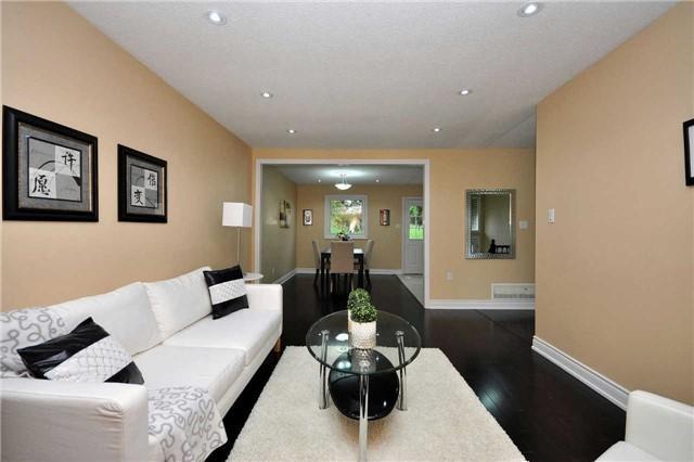 542 Moorelands Cres, House detached with 3 bedrooms, 3 bathrooms and 4 parking in Milton ON | Image 4