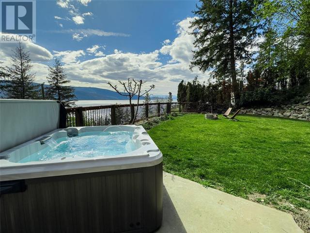 9434 Hodges Road, House detached with 5 bedrooms, 3 bathrooms and 6 parking in Central Okanagan West BC | Image 3
