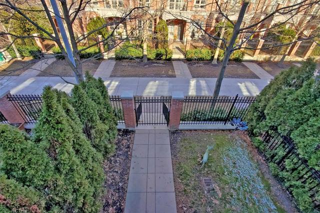 th18 - 20 Burkebrook Pl, Townhouse with 3 bedrooms, 3 bathrooms and 2 parking in Toronto ON | Image 19