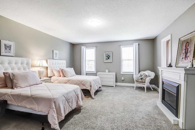42 Stornwood Crt, Townhouse with 2 bedrooms, 4 bathrooms and 2 parking in Brampton ON | Image 5