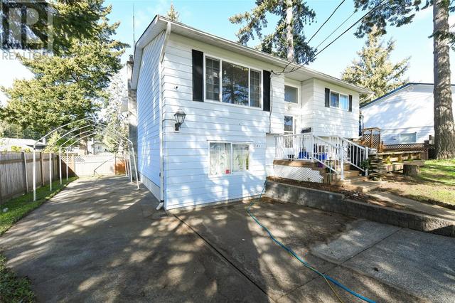 331 Denman St, House detached with 3 bedrooms, 2 bathrooms and 6 parking in Comox BC | Image 3