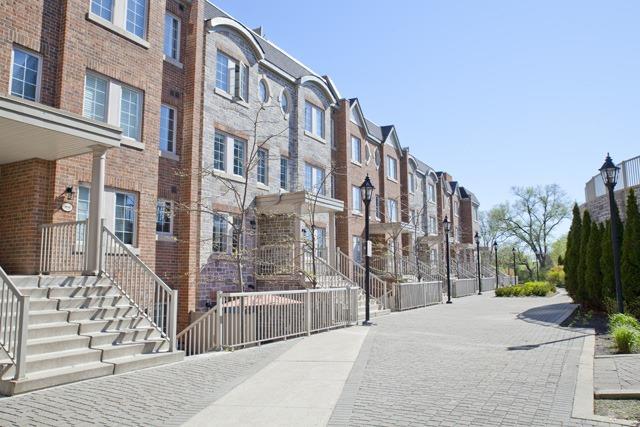th50 - 93 The Queensway Ave, Townhouse with 1 bedrooms, 2 bathrooms and 1 parking in Toronto ON | Image 1