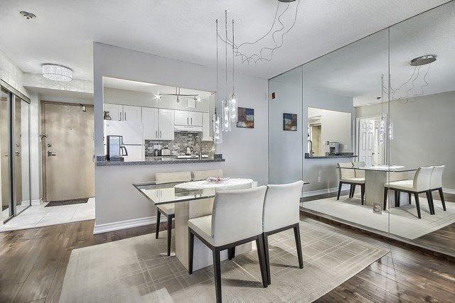 537 - 22 Southport St, Condo with 2 bedrooms, 2 bathrooms and 1 parking in Toronto ON | Image 5