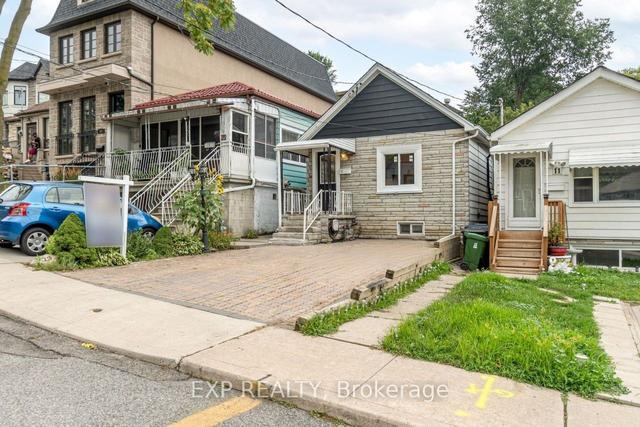 13 Haverson Blvd, House detached with 2 bedrooms, 2 bathrooms and 1 parking in Toronto ON | Image 12