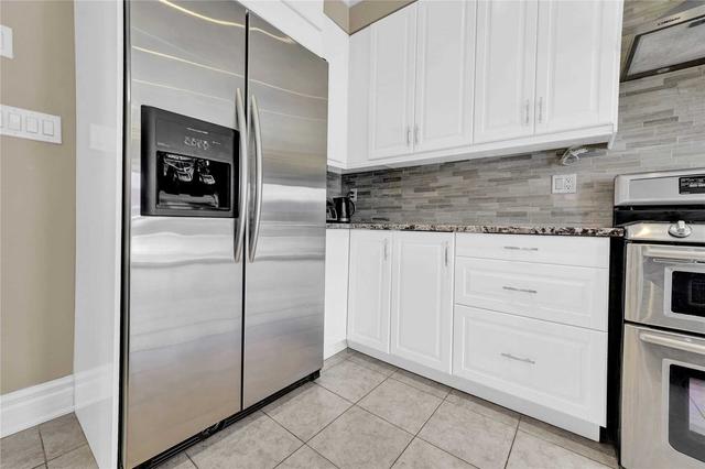 61 Ozner Cres, House semidetached with 3 bedrooms, 4 bathrooms and 4 parking in Vaughan ON | Image 7