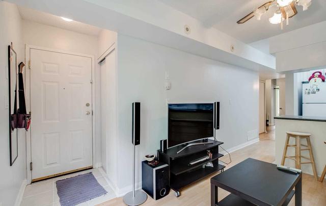 751 - 5 Everson Dr, Townhouse with 2 bedrooms, 1 bathrooms and 1 parking in Toronto ON | Image 4