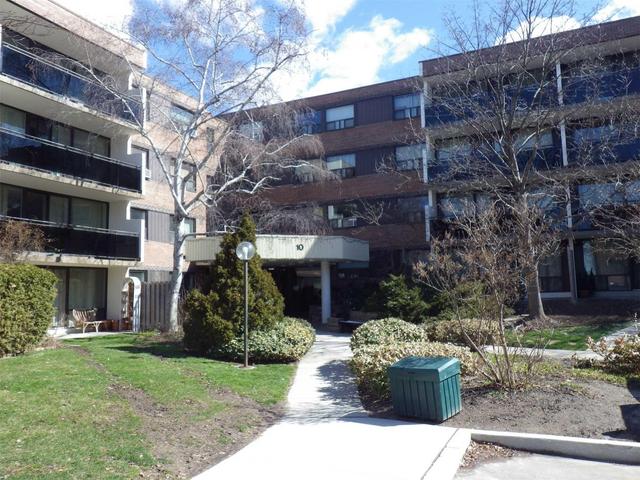 416 - 10 Sunrise Ave, Condo with 3 bedrooms, 2 bathrooms and 1 parking in Toronto ON | Image 1