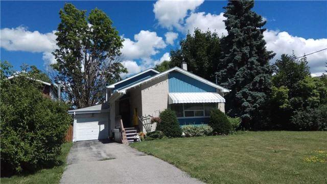 11 Webster Dr, House detached with 2 bedrooms, 3 bathrooms and 4 parking in Aurora ON | Image 1