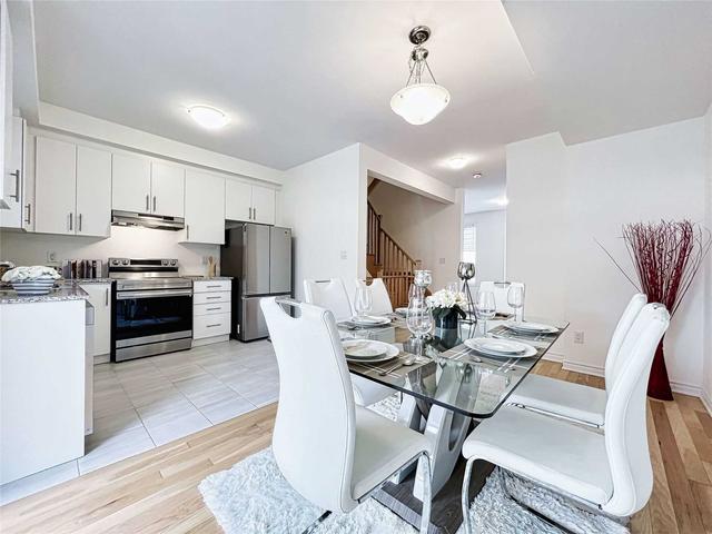 34 Chicago Lane, House attached with 3 bedrooms, 3 bathrooms and 2 parking in Markham ON | Image 3