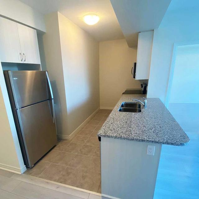 701 - 349 Rathburn Rd W, Condo with 1 bedrooms, 1 bathrooms and 1 parking in Mississauga ON | Image 4