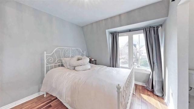 575 Concord Ave, House semidetached with 3 bedrooms, 3 bathrooms and 2 parking in Toronto ON | Image 6