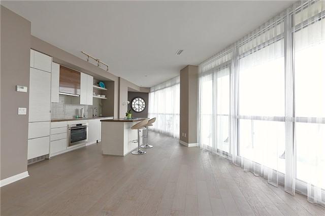 3404 - 59 Annie Craig Dr, Condo with 2 bedrooms, 3 bathrooms and 1 parking in Toronto ON | Image 2