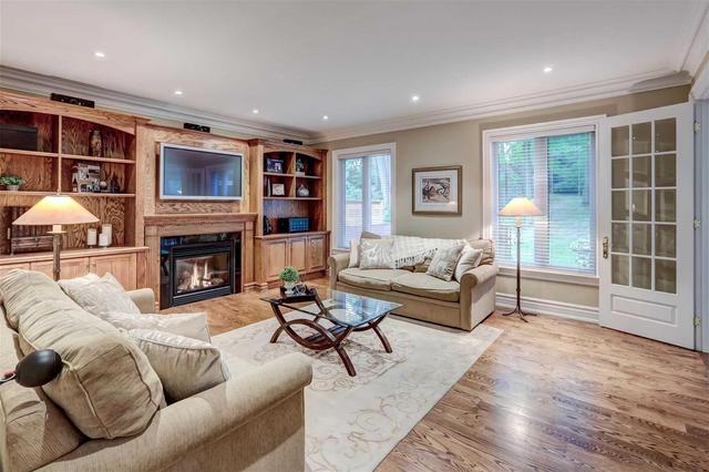 9 Cobble Hills, House detached with 4 bedrooms, 7 bathrooms and 8 parking in Toronto ON | Image 6