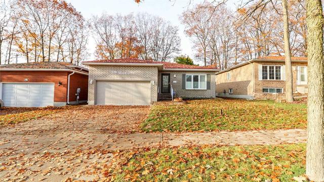 376 Leacock Dr, House detached with 3 bedrooms, 2 bathrooms and 4 parking in Barrie ON | Card Image