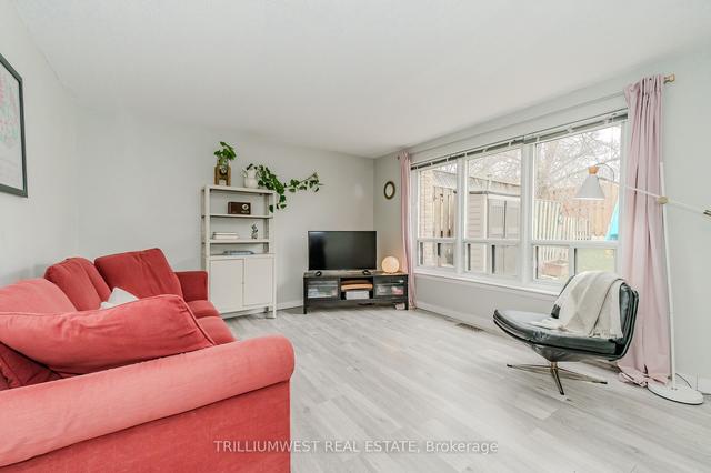 3 - 280 Thaler Ave, Townhouse with 3 bedrooms, 2 bathrooms and 1 parking in Kitchener ON | Image 2