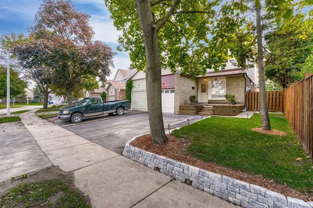 12 Terryhill Sq, House semidetached with 3 bedrooms, 4 bathrooms and 3 parking in Brampton ON | Image 12