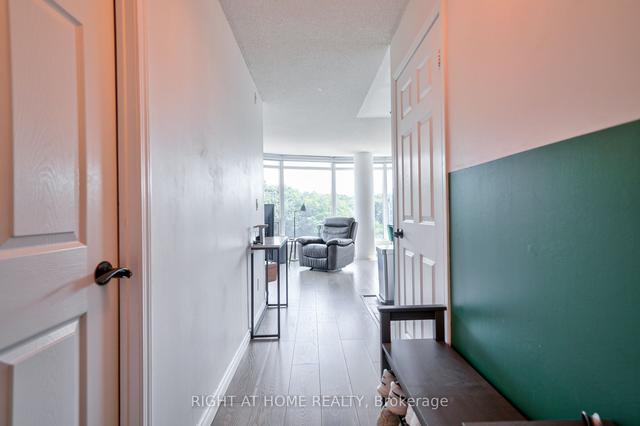 813 - 18 Valley Woods Rd, Condo with 2 bedrooms, 2 bathrooms and 1 parking in Toronto ON | Image 16