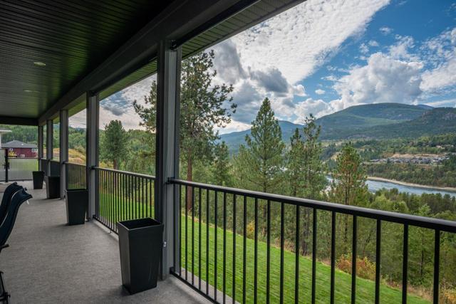 729 Prairie South Road, House detached with 4 bedrooms, 3 bathrooms and null parking in Central Kootenay J BC | Image 54