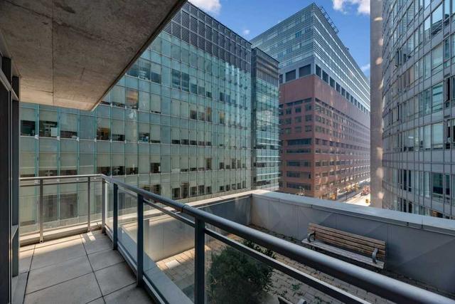 604 - 220 Victoria St, Condo with 2 bedrooms, 2 bathrooms and 1 parking in Toronto ON | Image 9