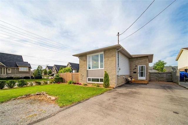 230 Rykert St, House detached with 2 bedrooms, 2 bathrooms and 4 parking in St. Catharines ON | Image 23