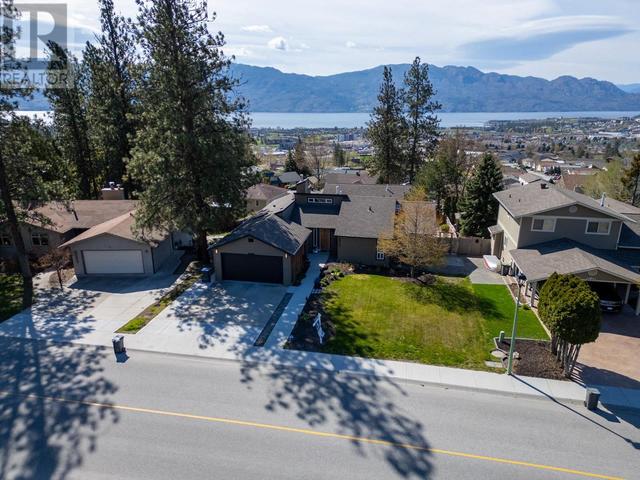 2191 Shannon Way, House detached with 5 bedrooms, 3 bathrooms and 4 parking in West Kelowna BC | Image 3
