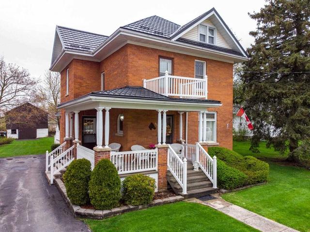 86 Toronto St N, House detached with 3 bedrooms, 2 bathrooms and 6 parking in Grey Highlands ON | Image 1