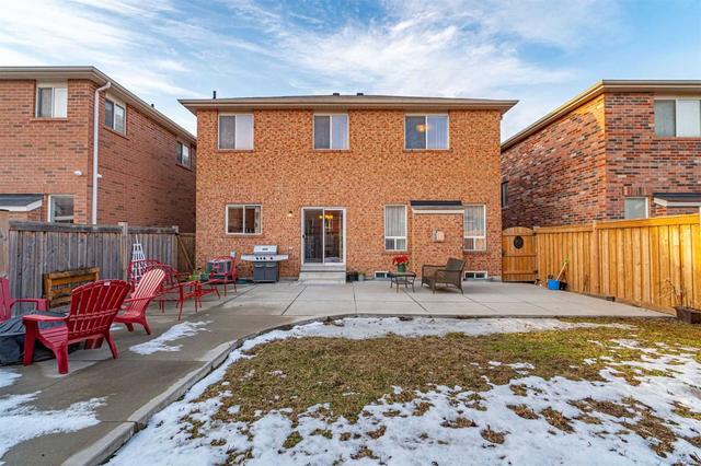 45 Travis Cres, House detached with 4 bedrooms, 4 bathrooms and 6 parking in Brampton ON | Image 10