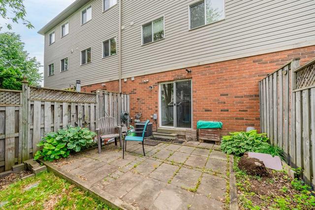 76 Aspen Pkwy, Townhouse with 3 bedrooms, 2 bathrooms and 2 parking in Whitby ON | Image 18