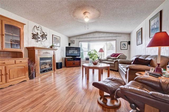 4099 Lynn St, Home with 2 bedrooms, 2 bathrooms and 3 parking in Severn ON | Image 12
