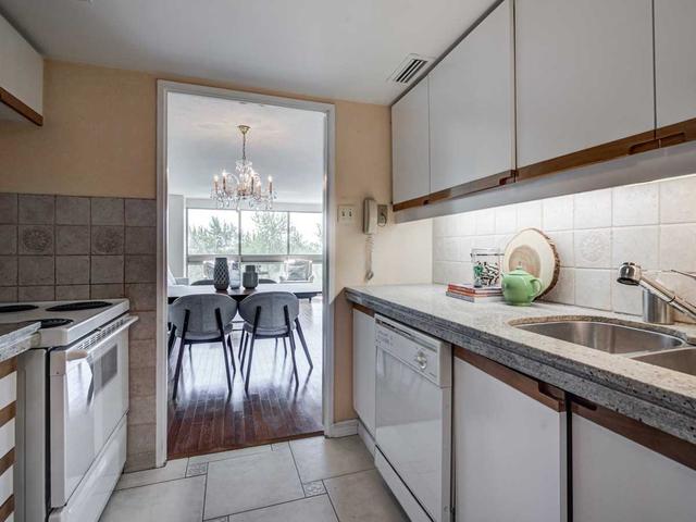 701 - 61 St Clair Ave W, Condo with 2 bedrooms, 2 bathrooms and 1 parking in Toronto ON | Image 2