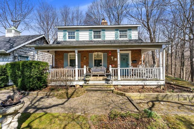 39 Addington Ave, House detached with 3 bedrooms, 2 bathrooms and 3 parking in Toronto ON | Image 32