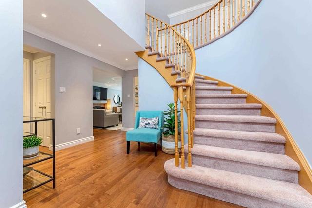 2113 Towne Blvd, House detached with 4 bedrooms, 3 bathrooms and 6 parking in Oakville ON | Image 34