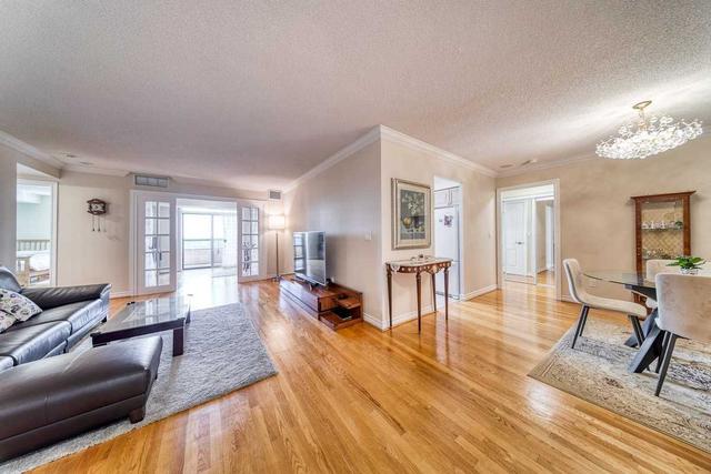 2317 - 18 Sommerset Way, Condo with 2 bedrooms, 2 bathrooms and 1 parking in Toronto ON | Image 12