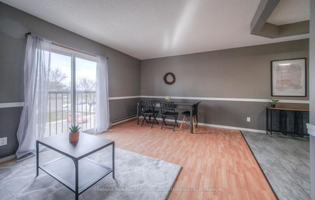 10 - 325 Northlake Dr, Condo with 2 bedrooms, 1 bathrooms and 1 parking in Waterloo ON | Image 9
