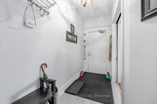 691 Ossington Ave, House detached with 3 bedrooms, 3 bathrooms and 1 parking in Toronto ON | Image 36