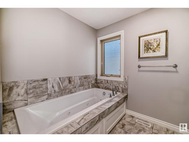1311 Ainslie Wd Sw, House detached with 3 bedrooms, 2 bathrooms and null parking in Edmonton AB | Image 26