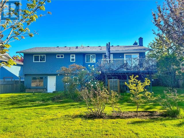 1607 Wycliffe Pl, House detached with 5 bedrooms, 3 bathrooms and 4 parking in Saanich BC | Image 23
