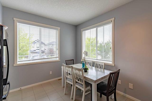 25 Kinlea Way Nw, Home with 3 bedrooms, 2 bathrooms and 3 parking in Calgary AB | Image 15