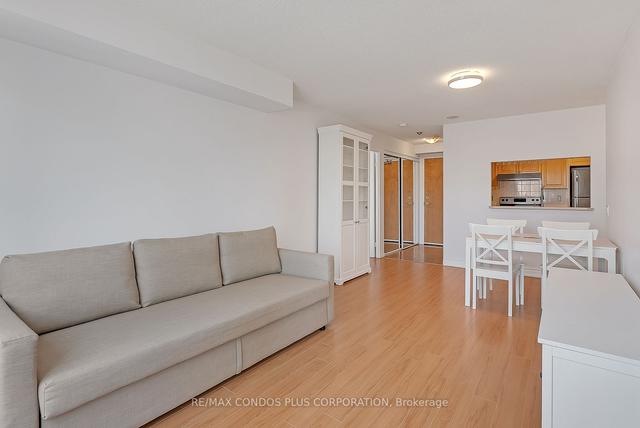 1202 - 238 Doris Ave, Condo with 2 bedrooms, 2 bathrooms and 1 parking in Toronto ON | Image 4