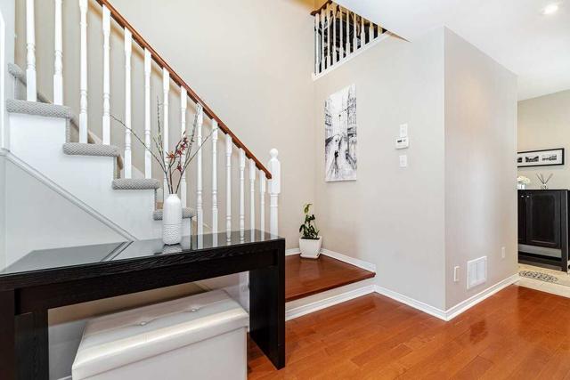29 Andona Cres, House detached with 3 bedrooms, 3 bathrooms and 5 parking in Toronto ON | Image 10