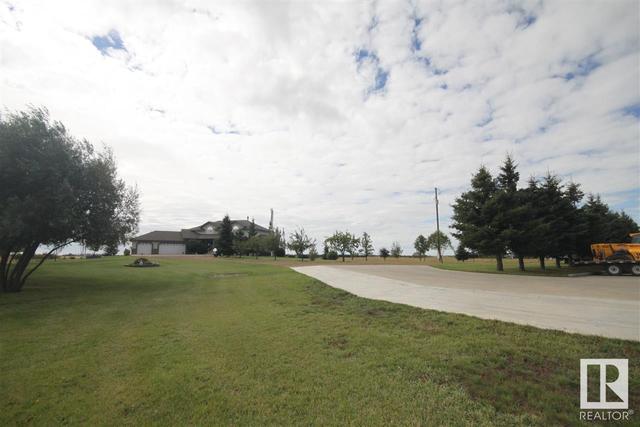 54517 Range Road 260, House detached with 6 bedrooms, 4 bathrooms and null parking in Sturgeon County AB | Image 3