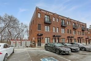 38 - 70 Plains Rd W, Townhouse with 3 bedrooms, 3 bathrooms and 1 parking in Burlington ON | Card Image