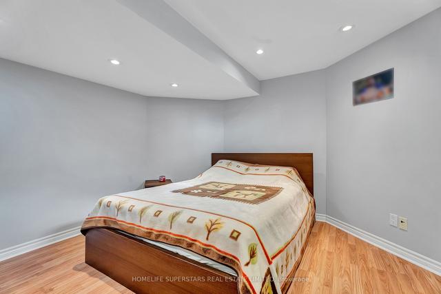 76 Westway Cres, House detached with 4 bedrooms, 4 bathrooms and 6 parking in Vaughan ON | Image 32