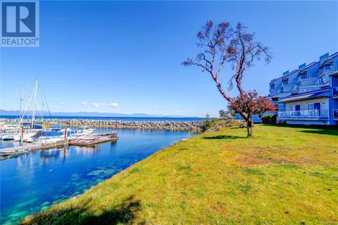 401 - 3555 Outrigger Rd, Condo with 1 bedrooms, 1 bathrooms and null parking in Nanaimo E BC | Card Image