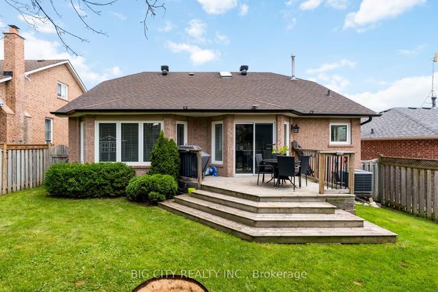 746 Pebble Crt, House detached with 3 bedrooms, 3 bathrooms and 5 parking in Pickering ON | Image 31