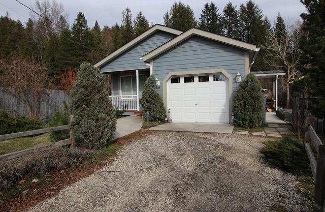 505 3a Avenue, House detached with 3 bedrooms, 2 bathrooms and null parking in Nakusp BC | Image 1