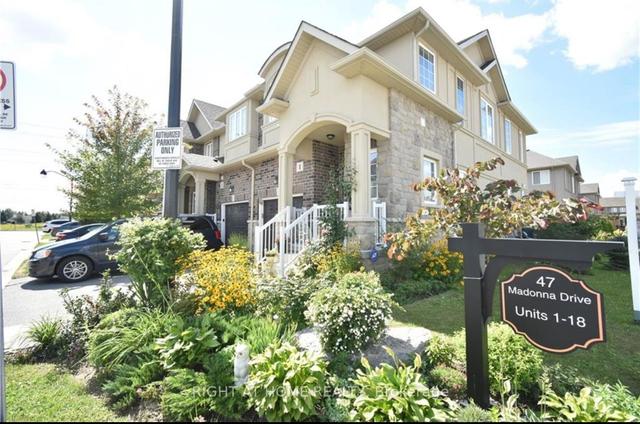 1 - 47 Madonna Dr, Condo with 3 bedrooms, 4 bathrooms and 2 parking in Hamilton ON | Image 1