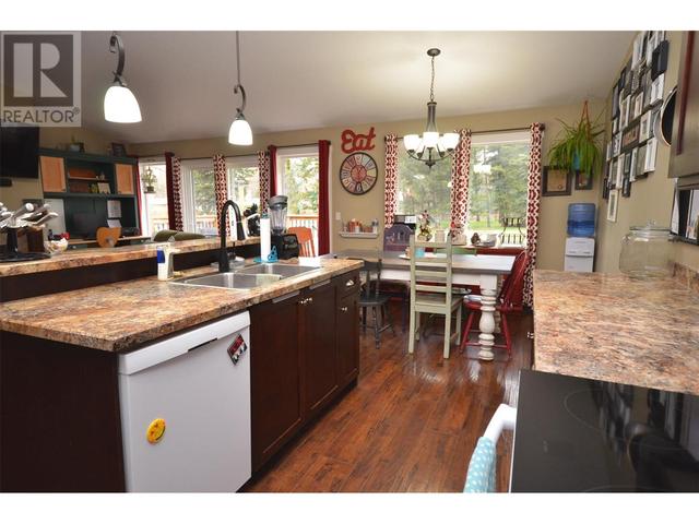 2912 Chase Falkland Road, House detached with 3 bedrooms, 2 bathrooms and 2 parking in Columbia Shuswap D BC | Image 17