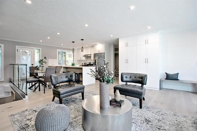311 Haddon Road Sw, House detached with 4 bedrooms, 3 bathrooms and 2 parking in Calgary AB | Image 4